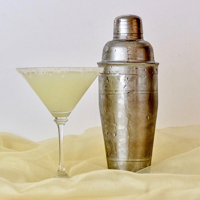 Classic Cocktails - Margarita w shaker