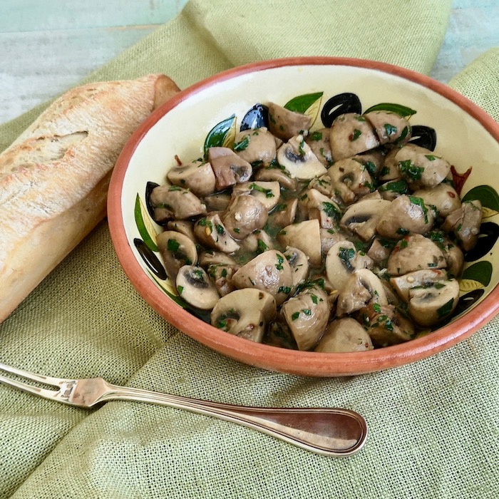 Funghi Trifolati (mushrooms with olive oil, garlic & parsley)