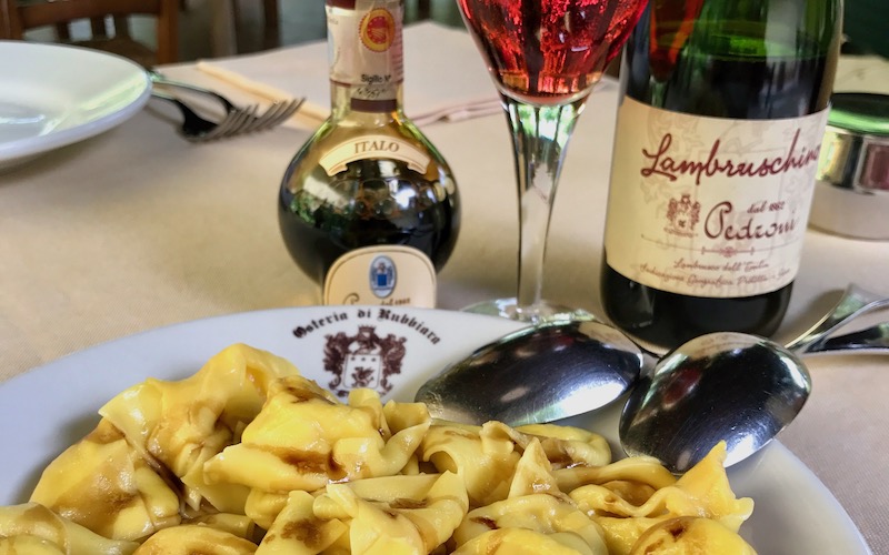 Ravioli with balsamic vinegar and a glass of Lambrusco - Modena Food Tour - Osteria Rubbiara