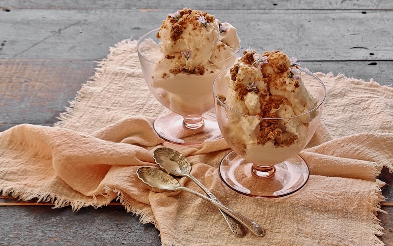 Philadelphia-Style Ice Cream with crumble topping