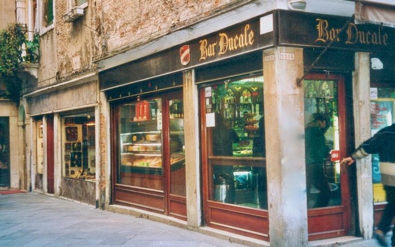 Venice Cheap Eats - Bar Ducale front door and side window