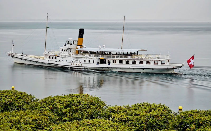 Vevey Paddle Boat - Lake Geneva Food & Wine Tour