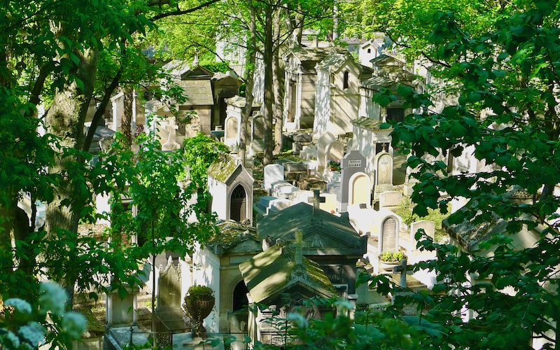 Paris for Food Lovers - Père Lachaise Cemetery