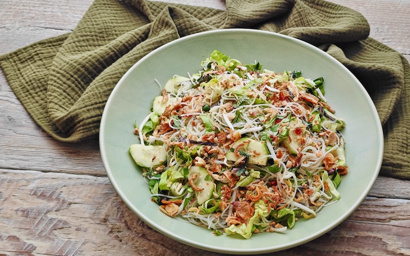 Vietnamese Vermicelli Salad with Herbs
