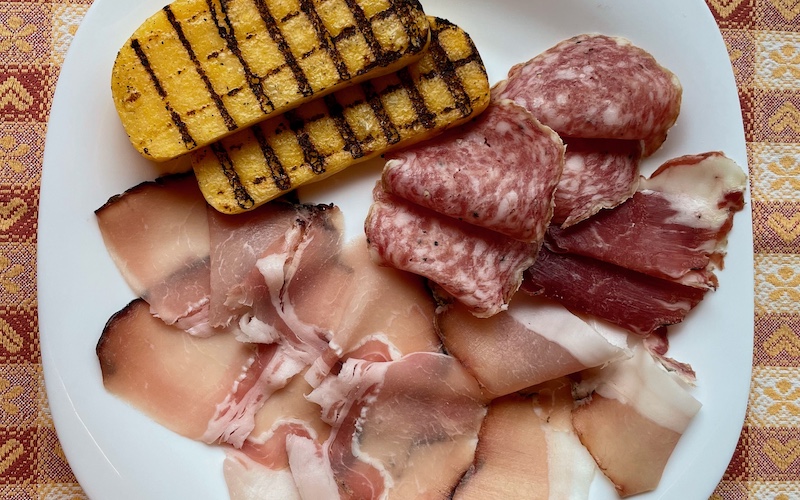 Province of Verona (Verona Province regional guide) - Ostaria Castel - Speck (smoked prosciutto) with grilled polenta