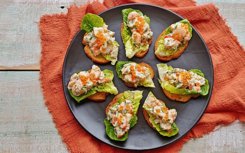 Prawn Crostini with cooked prawns