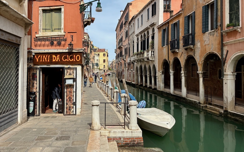 Best Restaurants in Venice - Osti in Orto - Vini da Gigio