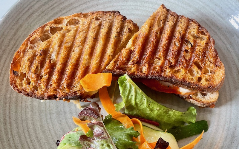 Perthshire Gateway to the Scottish Highlands - Mhor84 - superb mozz, chorizo & red pepper - excellent salad