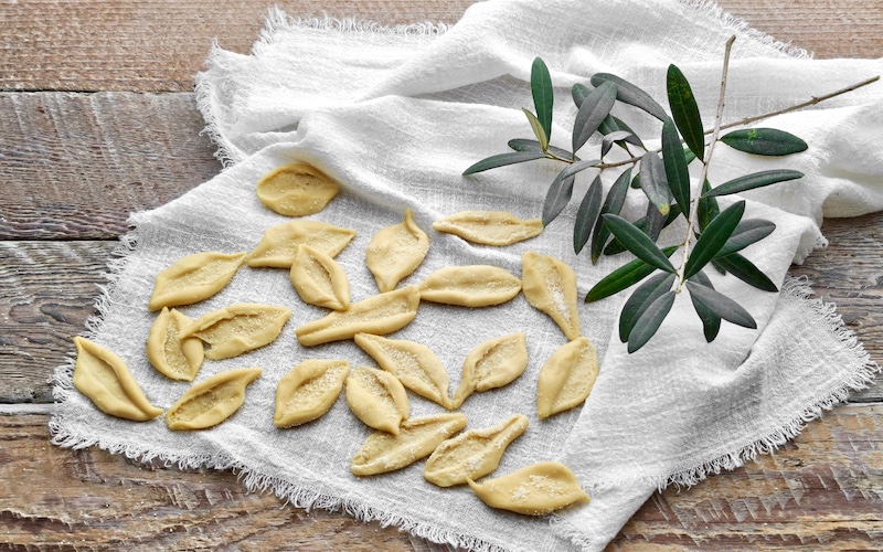 How To Make Foglie d'Ulivo Pasta - with olive twigs