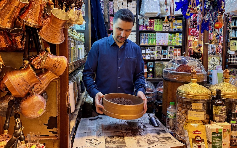 Istanbul Spice Bazaar Guide (Egyptian Bazaar) - 41/1. Kalmaz Baharat