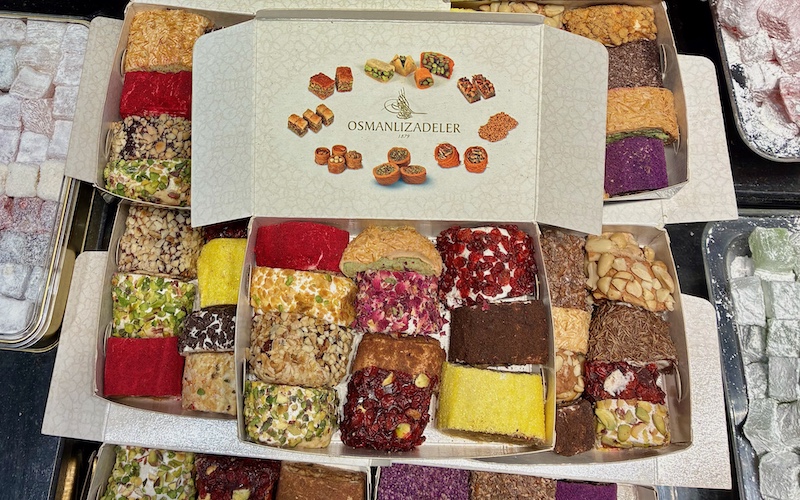 Istanbul Street Food - Sweets - Osmanlizadeler