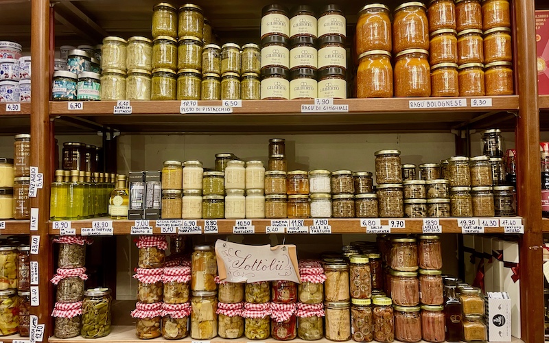 Best shops in the Quadrilatero - Drogheria Gilberto