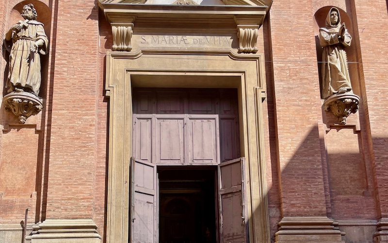 Bologna - Quadrilatero - Santuario di Santa Maria della Vita