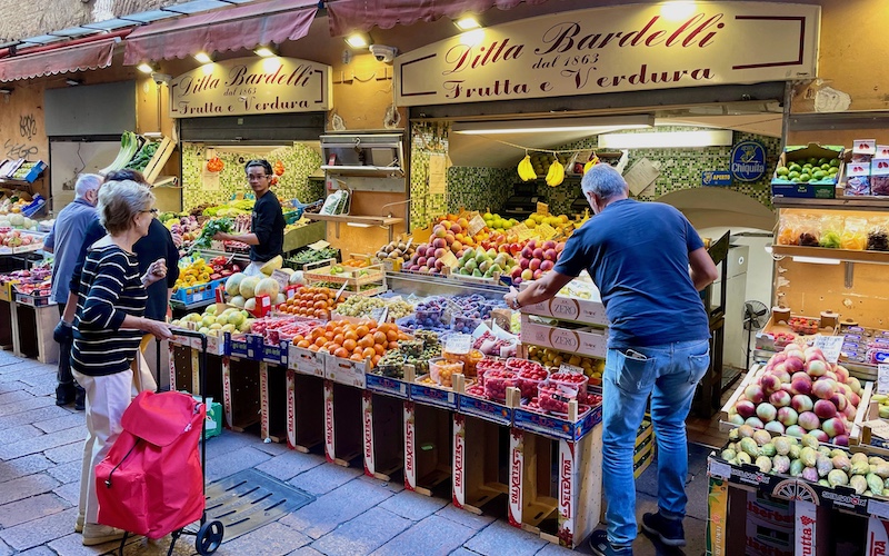 Bologna - Quadrilatero Guide - fresh produce stalls