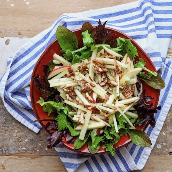 Apple & Pecan Salad - American Vegetarian Recipes