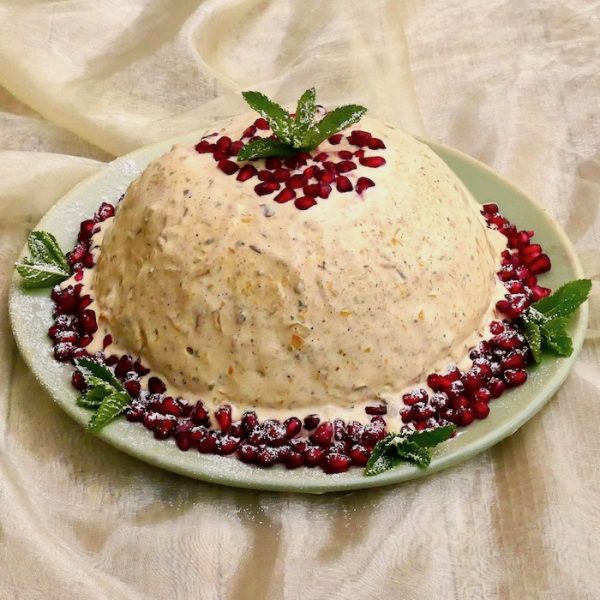 Ice Cream Christmas Pudding (Ice Cream Christmas Pudding)
