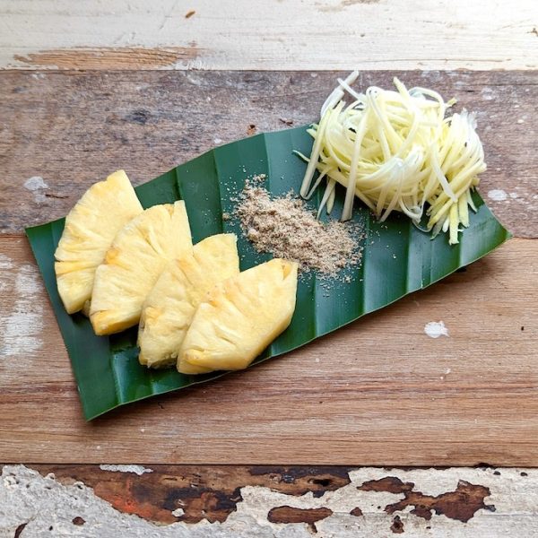 Fresh Fruit with Thai Spicy Salt using Olsson’s sea salt flakes Fresh Fruit with Thai Spicy Salt using Olsson's sea salt flakes - พริกกับเกลือ or prik kab klua