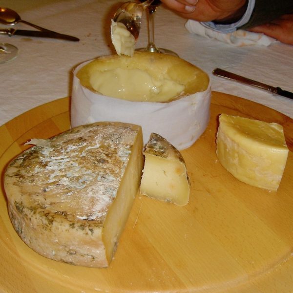 Queijo Serra da Estrela and other Portuguese Cheeses
